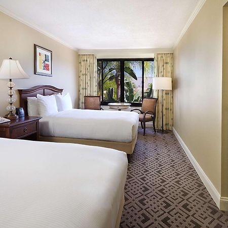 Hilton Orlando Lake Buena Vista - Disney Springs™ Area Exterior photo